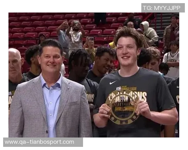 克尼佩尔三场比赛连续得分20成为本届新秀中的首位表现稳定的球员