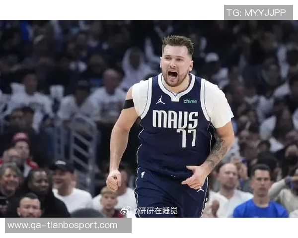 东契奇伤病状态升级为出战成疑明日能否回归NBA杯成焦点 东契奇伤病状态升级为出战成疑明日能否回归NBA杯成焦点